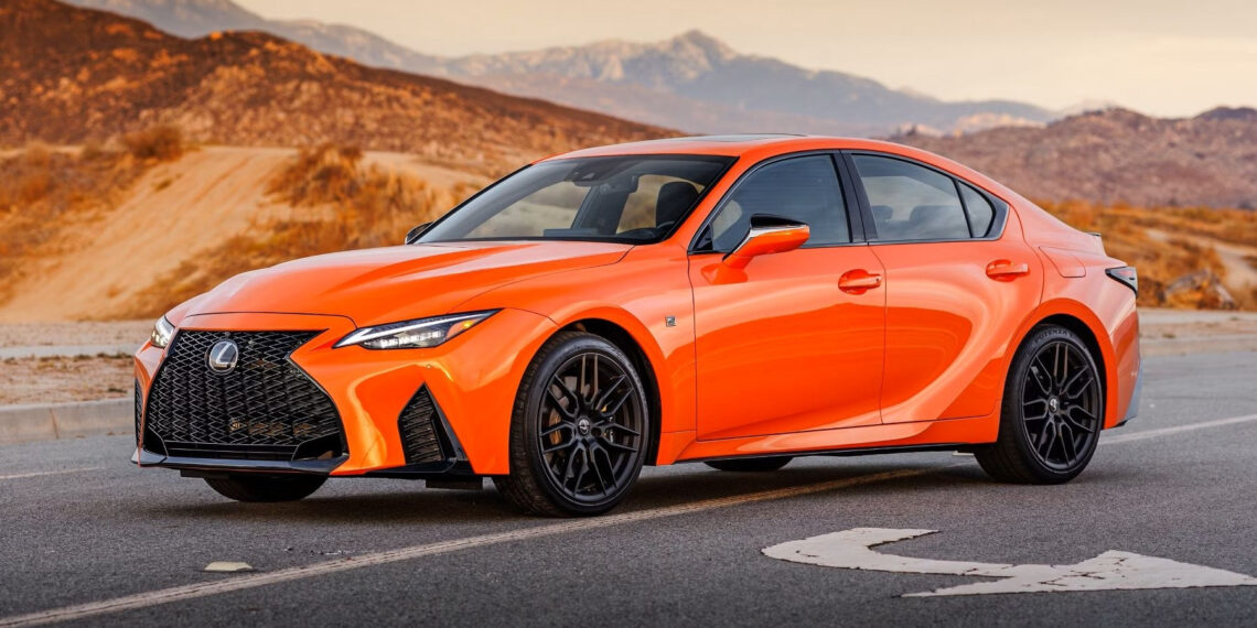 thuong hieu xe sang lexus ngung san xuat mot loat mau xe trong 3 thang toi 1831.jpg