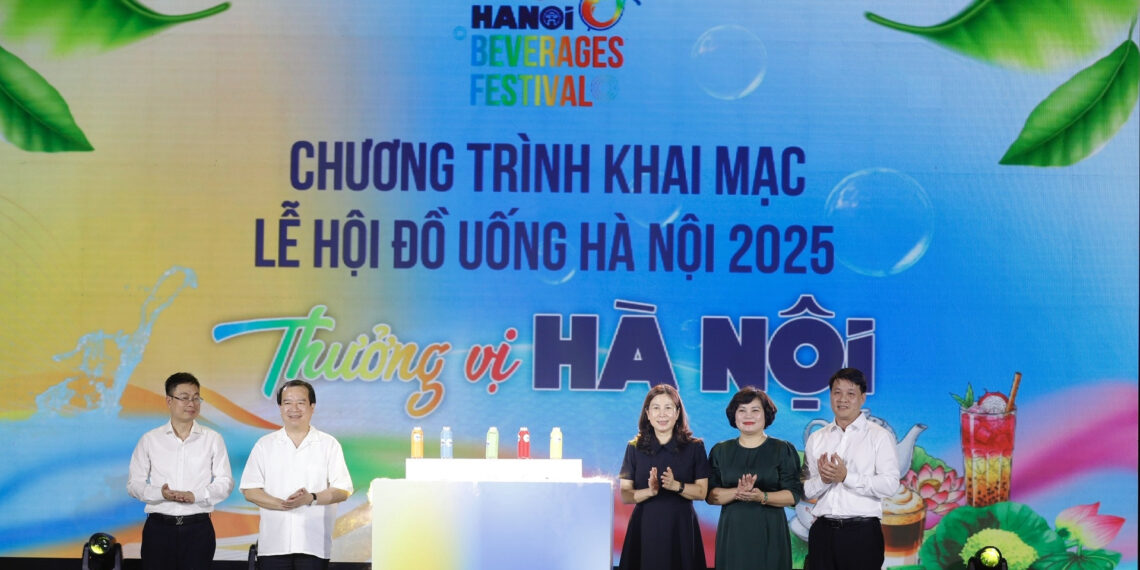 thuong vi ha noi tai le hoi do uong ha noi 2025 1109.jpg