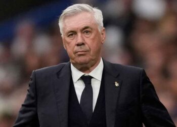 toan canh vu hlv ancelotti tron thue vi sao biet sai ma van lam.jpg