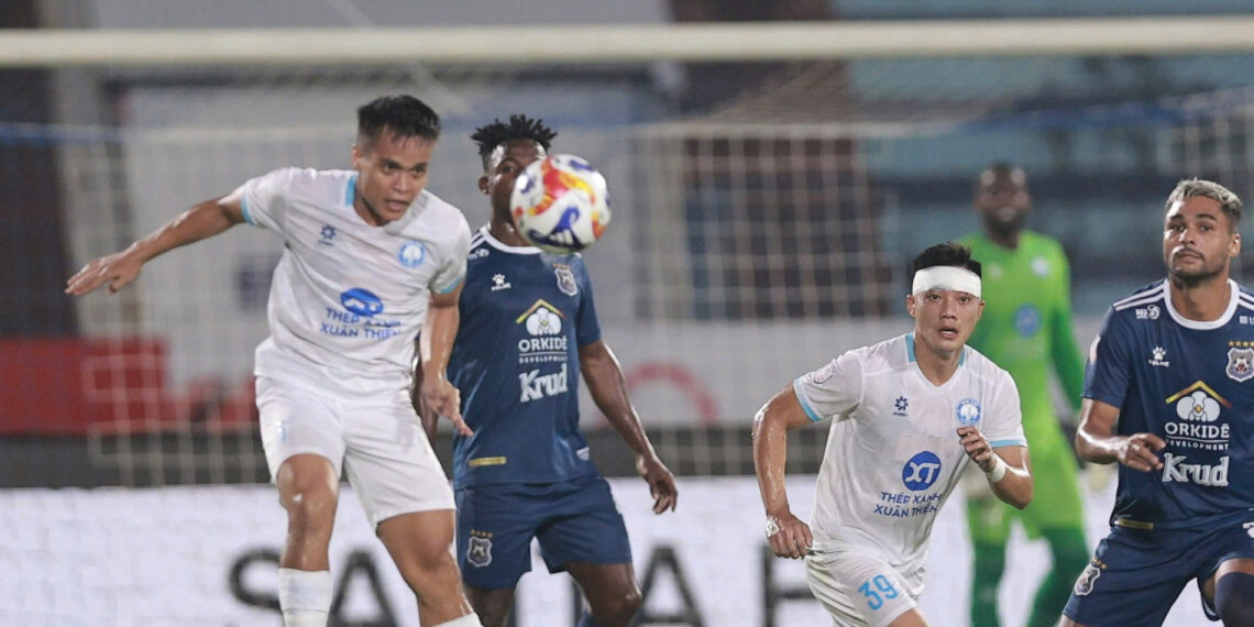 truc tiep bong da nam dinh 1 0 svay rieng tuyet pham cua lam ti phong 2817.jpg