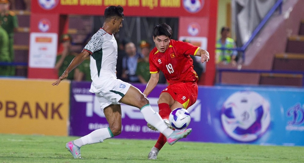 truc tiep bong da u23 viet nam 1 0 u23 bangladesh ngoc my mo ty so 2772.jpg