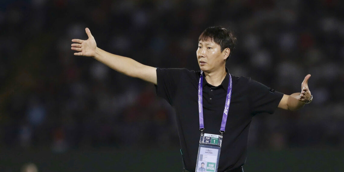 Tuyển Việt Nam: Liệu đã đến lúc HLV Kim Sang Sik 'thay máu'? tuyen viet nam lieu da den luc hlv kim sang sik thay mau 1695.jpg