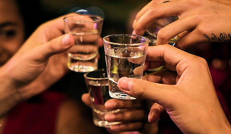 Mất nước, rượu bia, hạ huyết áp - bộ ba 'sát thủ' gây đột quỵ uong ruou viem gan 1 1 1394 16 4872 4183 1756354605.png
