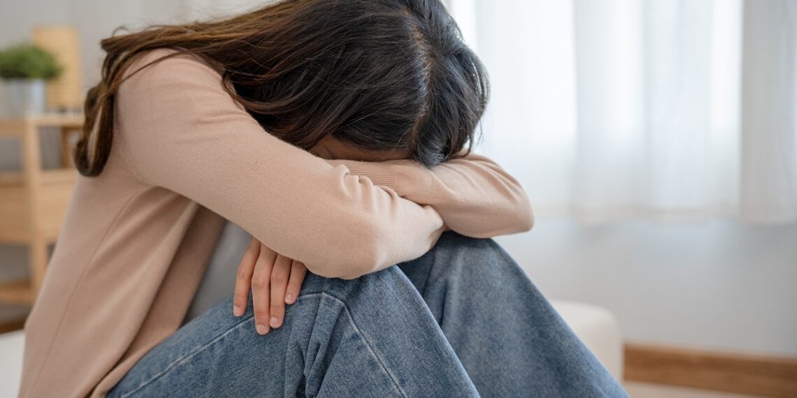 Khổ sở vì bệnh sùi mào gà vecteezy depression and mental 3320 8672 1758384509.jpg