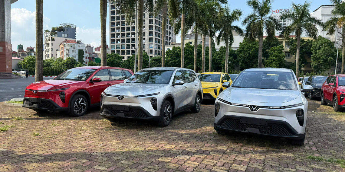 vinfast limo green 6 jpg.12679.jpeg