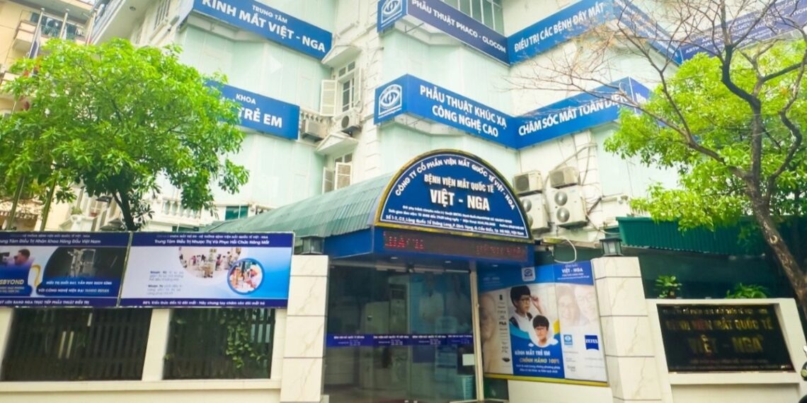 Ghép giác mạc và điều trị bệnh võng mạc phức tạp tại Nga vn3 cropped 1753692857891.jpg