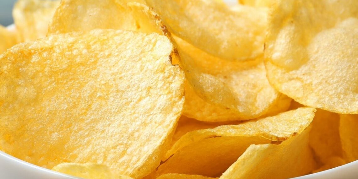 Khoai tây chiên giòn - món ăn khiến người Anh mê mẩn walkers crisps 1757480548 1757 6458 1165 1757480700.jpg