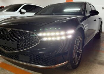 xe han hang hiem chot gia 6 ty dong dat hon mec s class bim 7 series cropped 1757043519863.jpg