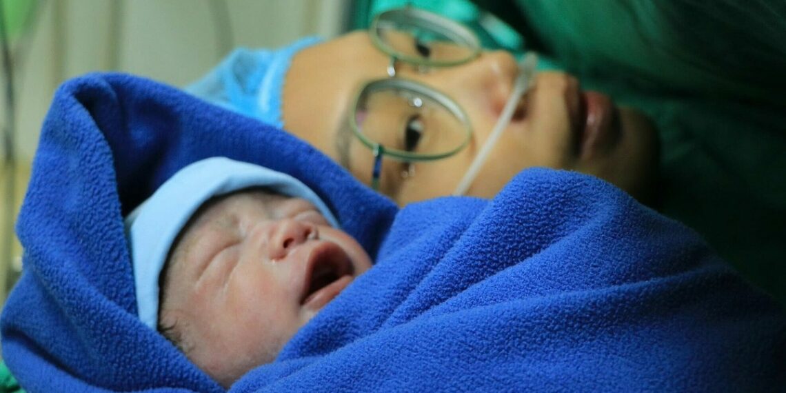 Người mẹ từ chối chữa ung thư để con được chào đời khỏe mạnh 1 1759313316 1759313336 175931 9429 3722 1759313407.jpg