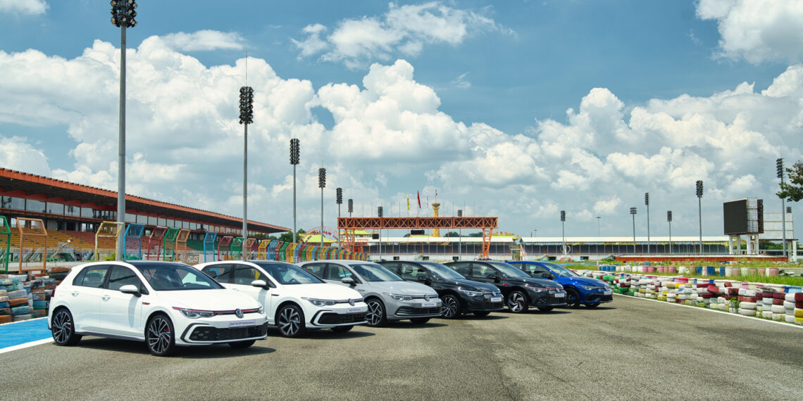 Volkswagen Golf lần đầu xuất hiện tại Việt Nam nhân dịp kỷ niệm 50 năm 1 jpg.13290.jpeg