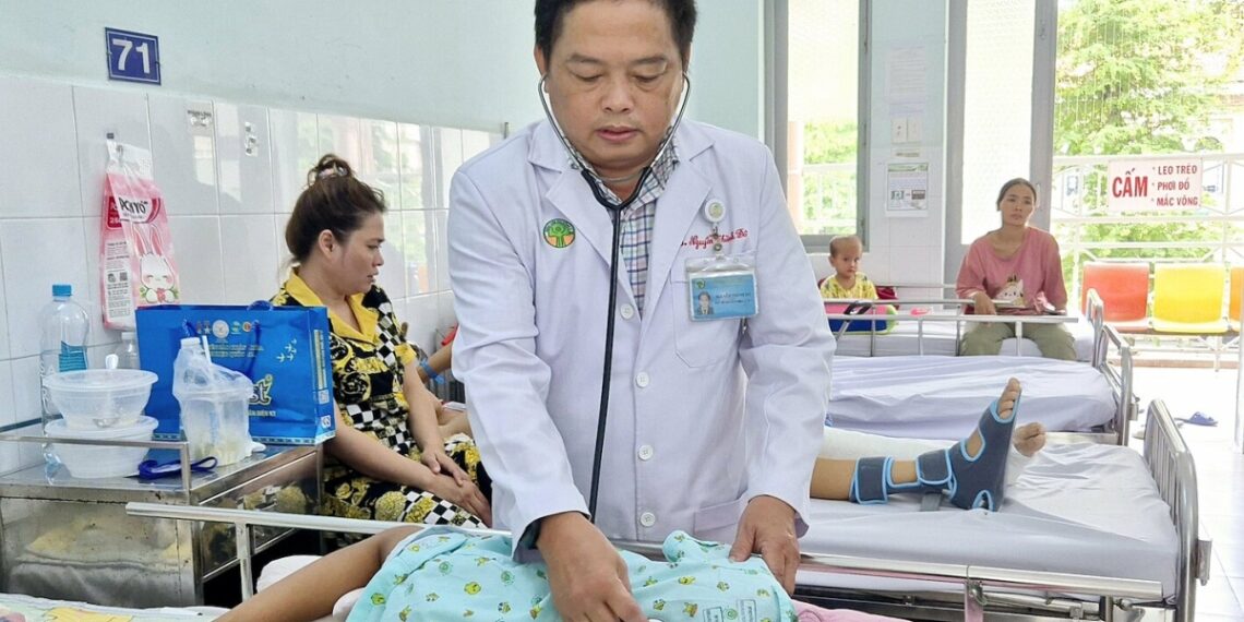 Bé gái trượt patin ngã, hai năm sau phát hiện gãy cột sống cổ 20251012 154128 1760259494 176 7768 3089 1760259638.jpg