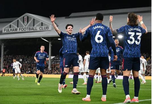 Rio Ferdinand dự đoán chức vô địch Ngoại hạng Anh mùa này 7 2110180654.png