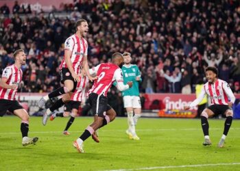 Liverpool đã có thể thua Brentford với tỉ số 1-4 brentford 2610043148.jpeg