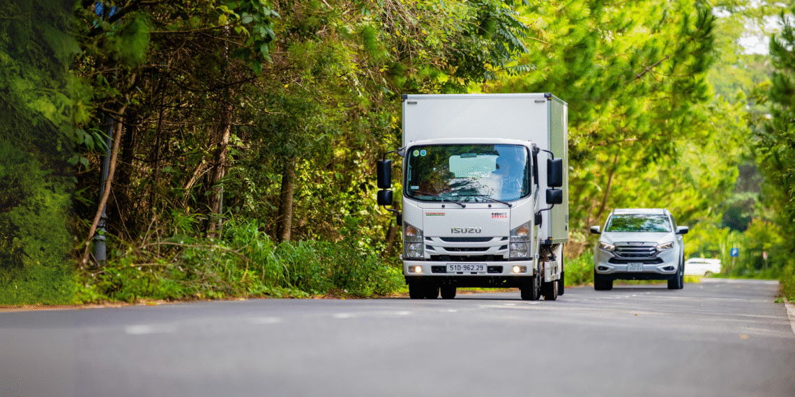 ISUZU Việt Nam kỷ niệm 30 năm hoạt động tại thị trường Việt Nam cac dong xe cua isuzu dong hanh cung nguoi viet tren moi neo duong png.13446.png