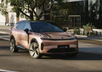 Xe thuần điện, hybrid, plug-in hybrid hay động cơ đốt trong: Đâu sẽ là xu thế? dau xe lynk co 08 em p jpg.13433.jpeg