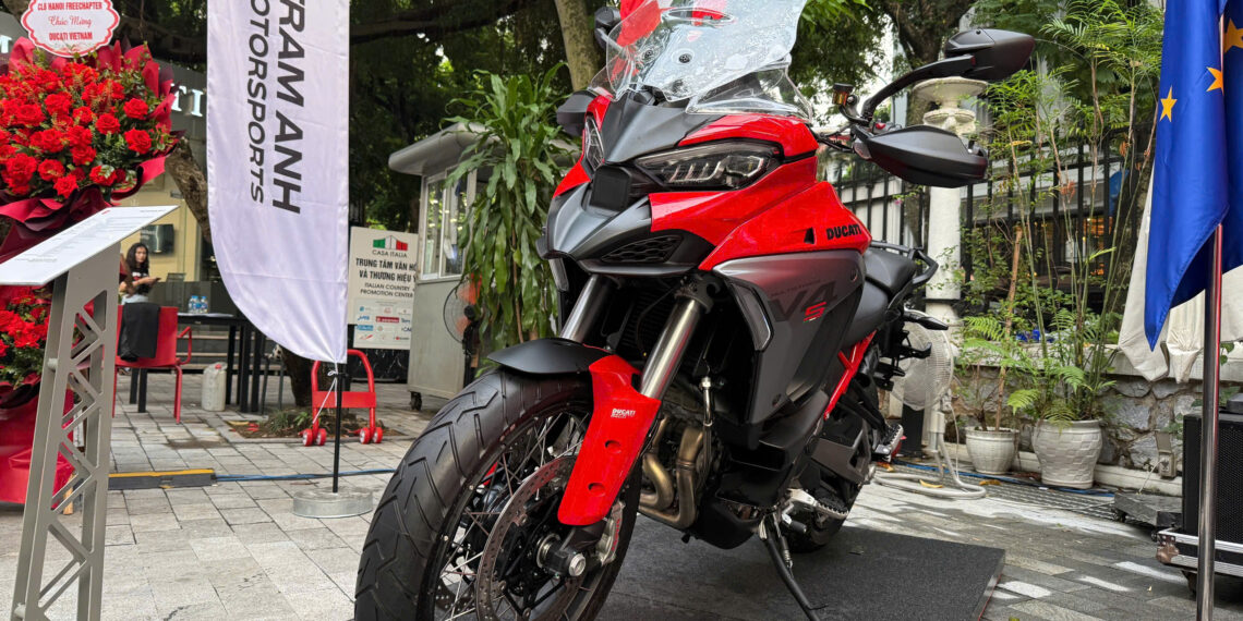 ducati 3 jpg.13089.jpeg