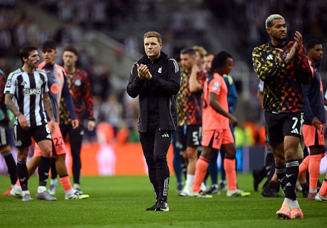 eddie howe dap tra khi arne slot am chi newcastle la doi bong nho.jpg