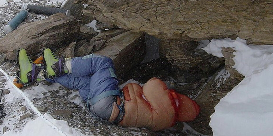 everest green boots 1759606242 6361 6444 1759606429.jpg