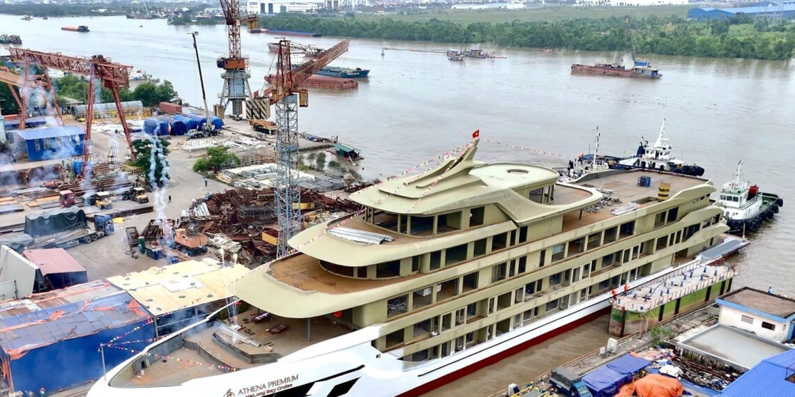 ha thuy athena premium du thuyen luu tru 6 sao moi nhat tren vinh ha long 1821.jpg