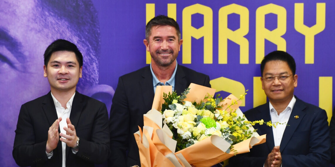 Harry Kewell tiết lộ lý do nhận dẫn dắt Hà Nội FC harry kewell tiet lo ly do nhan dan dat ha noi fc 3389.jpg