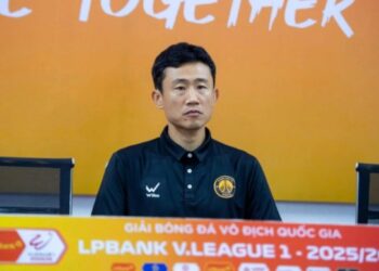 hlv choi won kwon khong co y dinh tu chuc tai clb thanh hoa.jpg