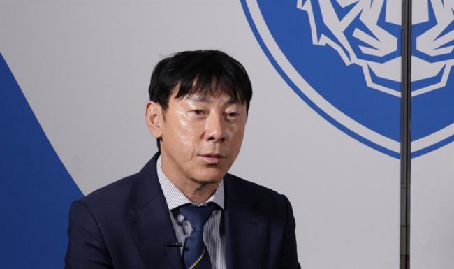 hlv shin tae yong len tieng ve tin don tro lai dan dat dt indonesia.jpg