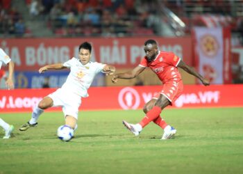 Ngoại binh Hải Phòng nói gì sau màn 'lên đồng' ở vòng 8 V.League? joel tagueu hai phong 2710083940.jpg
