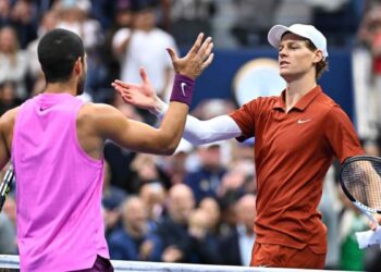 Sinner 'phả hơi nóng' vào vị trí số 1 của Alcaraz l67320251022011055 1761593225 6368 1761593910.jpg