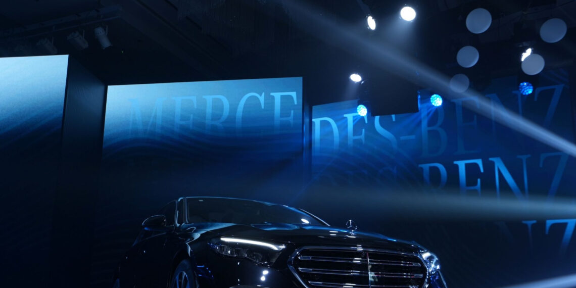 Mercedes-Benz E-Class thế hệ mới có tính năng lạ, cạnh tranh với BMW 5 Series mercedes benz e class the he moi co tinh nang la canh tranh truc tiep bmw x5 2874.jpg