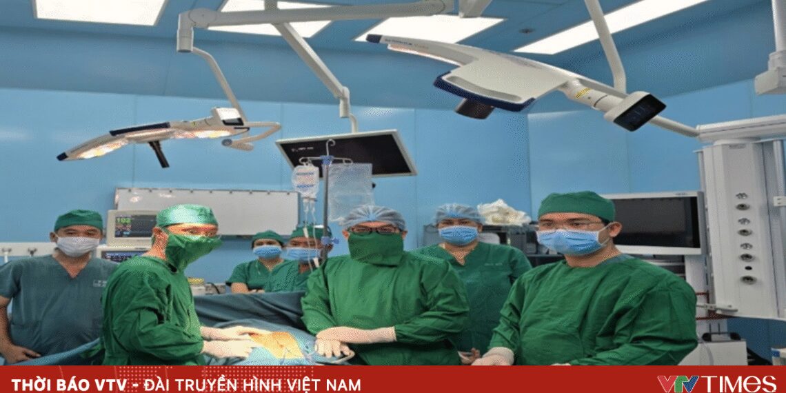 Nhiều ca phẫu thuật cứu người kịp thời ngay tại Côn Đảo mo cap cuu 58878695804407180359559 91335717034437312792317 13894429975670802599583.jpeg