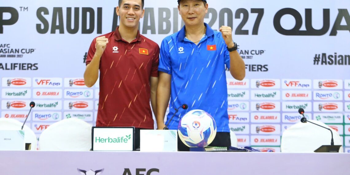 nguyen tien linh vs dt viet nam 1310203433.jpg