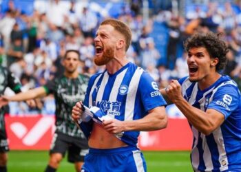 nhan dinh alaves vs valencia 02h00 ngay 2110 bay doi gap kho.jpg