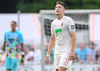 nhan dinh augsburg vs dortmund 2h30 ngay 111 no luc gianh 3 diem.png