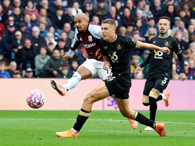 nhan dinh burnley vs leeds 21h00 ngay 1810 cong pha turf moor.jpg