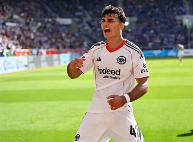 nhan dinh frankfurt vs bayern munich 23h30 ngay 410 cho mua ban thang.png