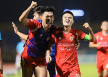 Quang Hải ngợi khen tinh thần toàn đội sau trận thắng CLB CATP.HCM quang hai ngoi khen tinh than toan doi sau tran thang clb catphcm.jpg