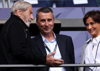 strasbourg tu bieu tuong vung alsace den doi bong chi em cua chelsea.jpg