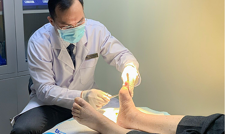 Bàn chân nhiễm trùng do biến chứng tiểu đường tieu duong 1759452743 17594528 6228 4148 1759455562.png