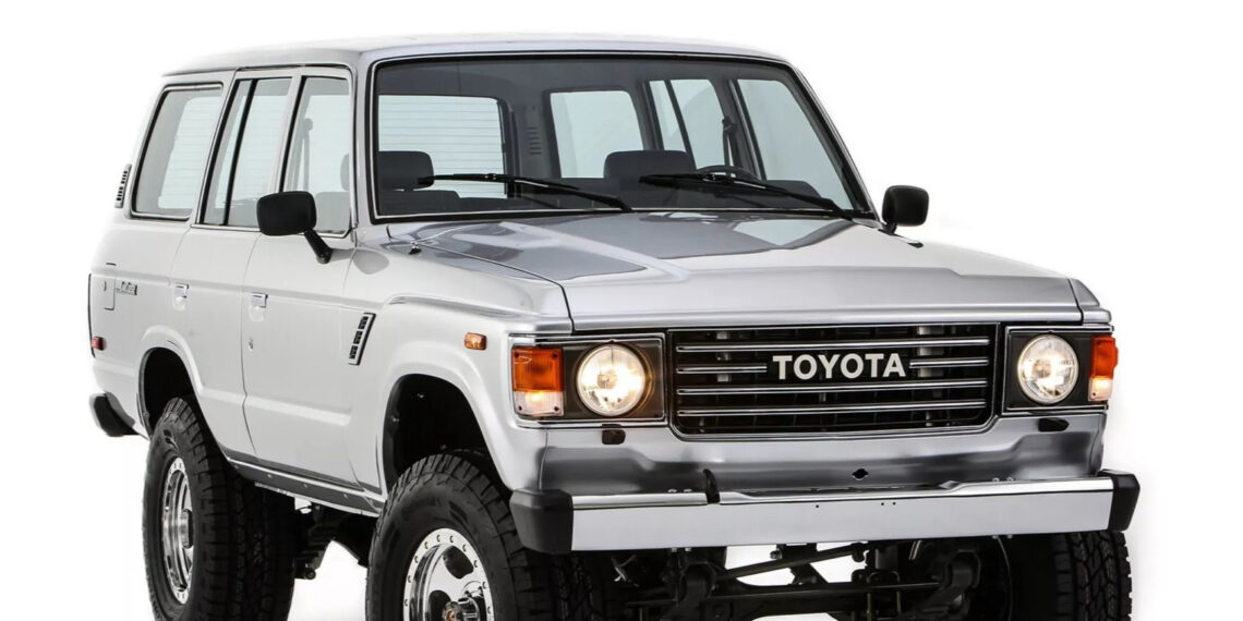 Toyota hồi sinh mẫu SUV biểu tượng Land Cruiser FJ60: Bình cũ rượu mới toyota hoi sinh mau suv bieu tuong land cruiser fj60 binh cu ruou moi 2161.jpg