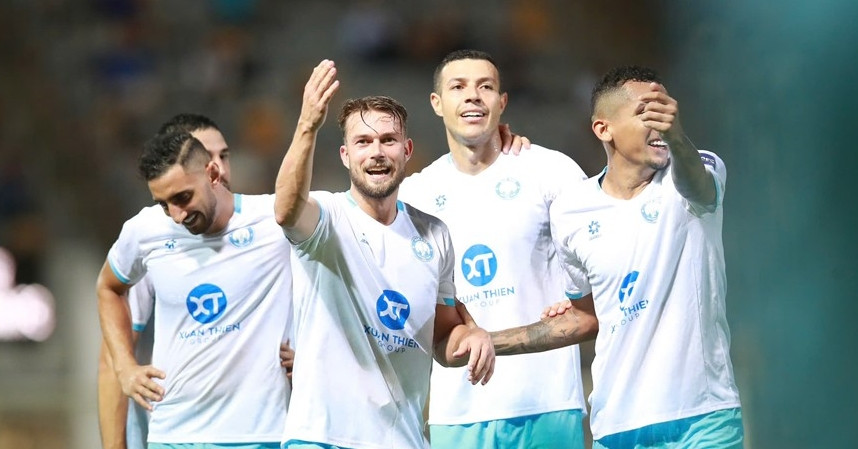 Nam Định thắng trận thứ 2 liên tiếp tại AFC Champions League Two truc tiep bong da eastern 0 1 nam dinh khach trung phat sai lam 3004.jpg