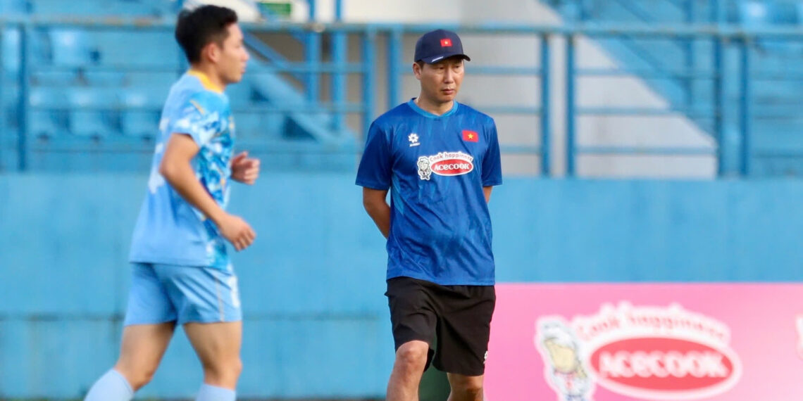 tuyen viet nam dau nepal hlv kim sang sik tien thoai luong nan 1992.jpg