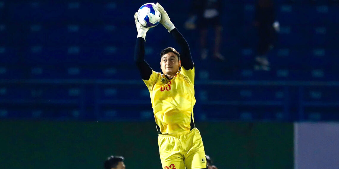 tuyen viet nam tai dau nepal dang van lam de mat suat 2672.jpg