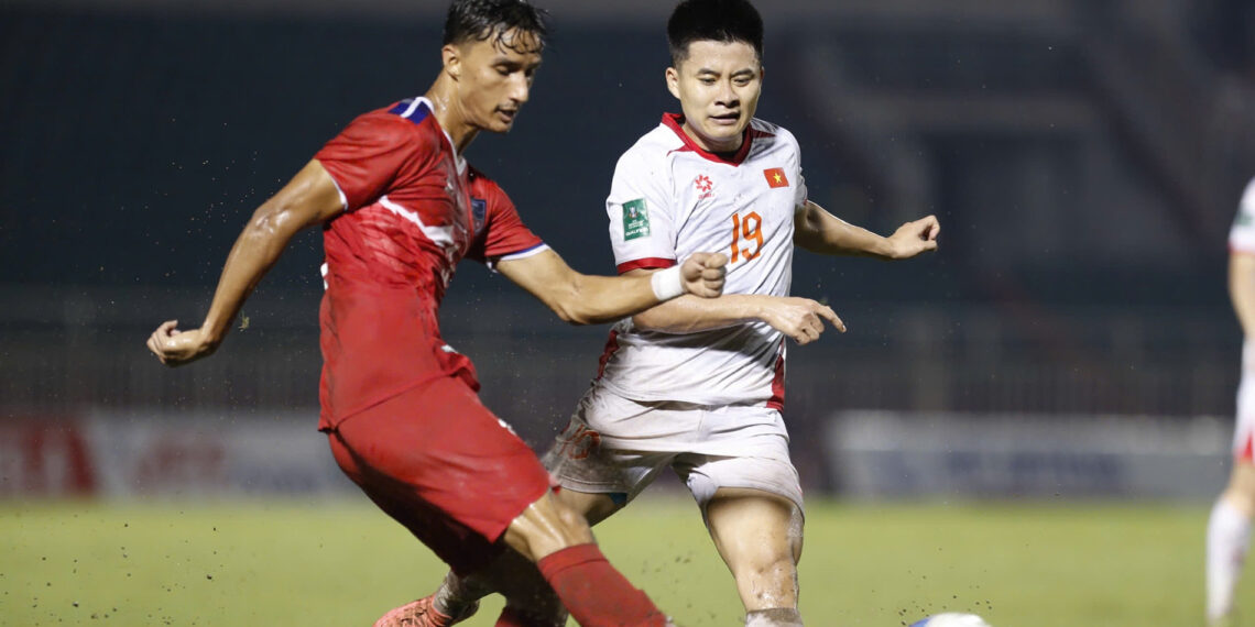 tuyen viet nam thieu lua can hlv kim sang sik hanh dong 2904.jpg