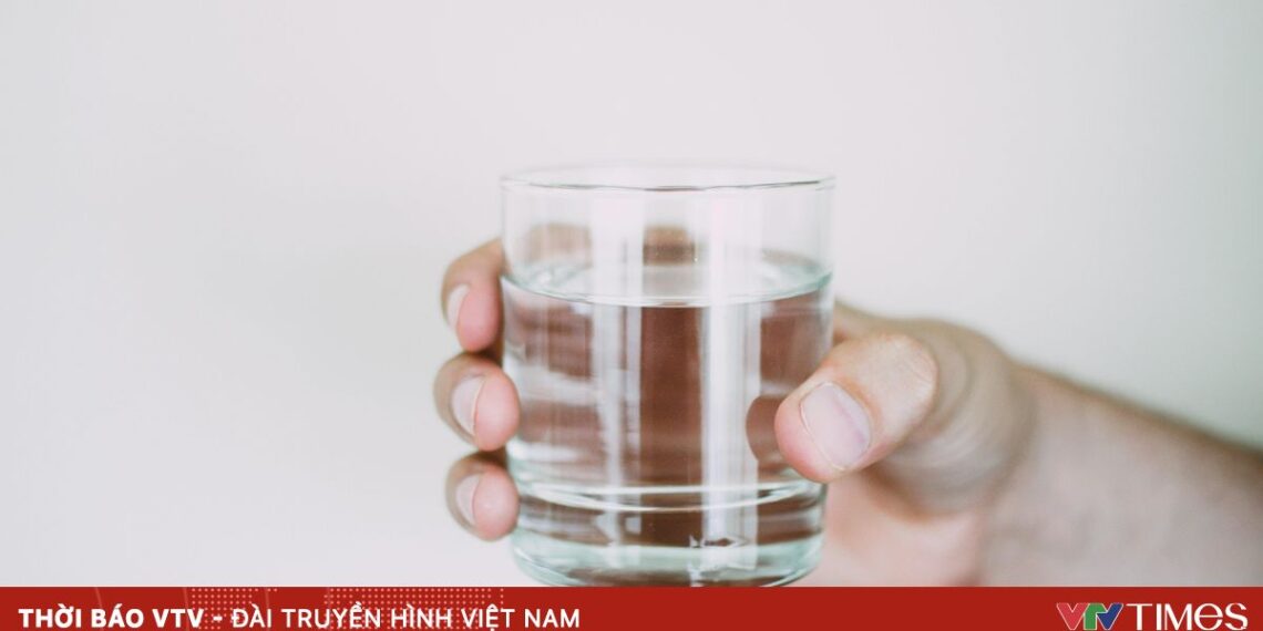 Người đàn ông uống 10 lít nước/ngày vì suy tuyến yên uong nuoc 17806058845688779778211 34273119422702418043451.jpg