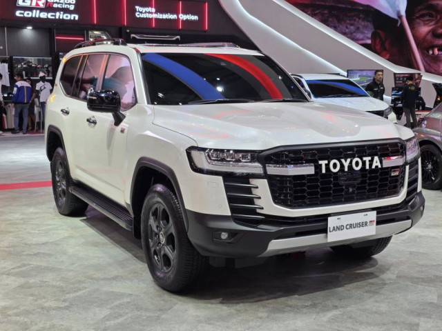 Toyota Land Cruiser 300 GR Sport ra mắt Đông Nam Á: SUV địa hình hạng sang giá hơn 4,3 tỷ VNĐ xehay land cruiser 300 gr 281025 3.jpg