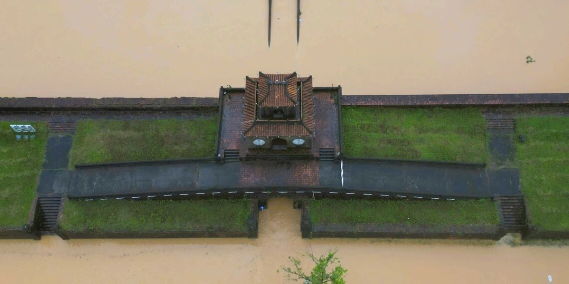 z7162718100402 52e65a3a959c73f43c3c287b312b9b27 1761634459 1761634483.jpg