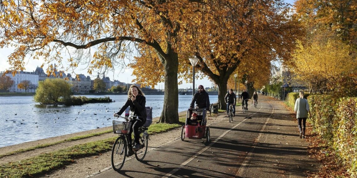 Bài học từ khách Mỹ khi đến 'nơi hạnh phúc nhất thế giới' 1 1762999843 1762999917 4494 1762999962.jpg