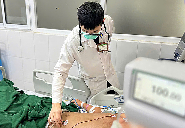 Mắc bệnh dại sau 6 tháng bị chó cắn 3382415262397114722 1763087311 4257 1889 1763094112.jpg