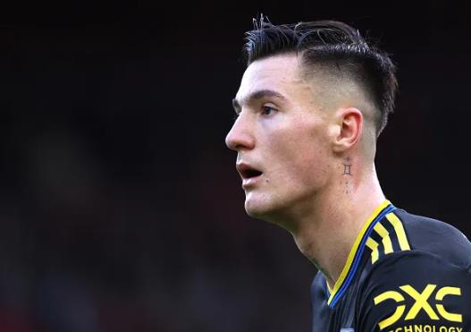 MU đã chi quá nhiều tiền cho Benjamin Sesko 4 1811091659.png