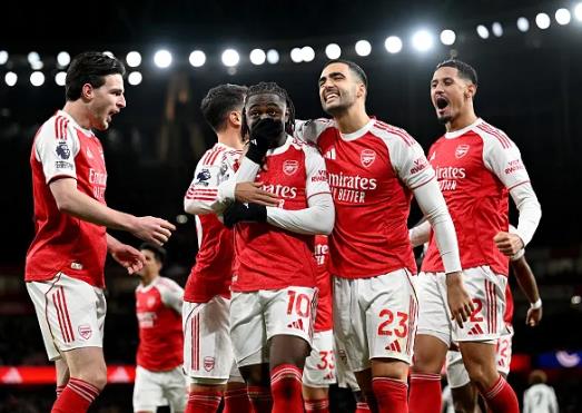 3 hoặc 4 CLB vẫn đang tham gia vào cuộc đua vô địch ở EPL mùa này 5 2511170508.png